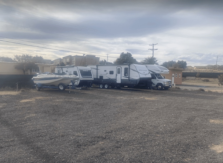 A customer's Four Winds 5th wheel, leveled and tucked in.